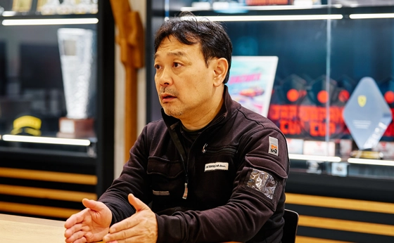 講師