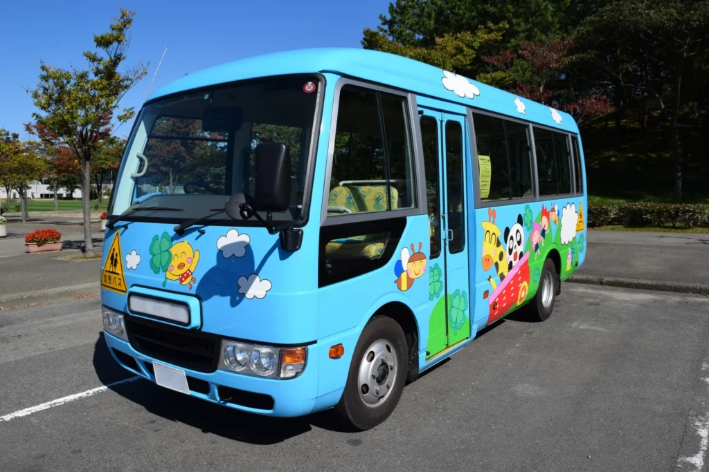 幼稚園バス
