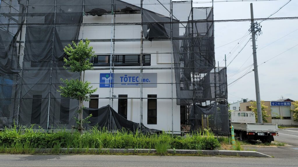 トーテック株式会社様 壁面サイン他