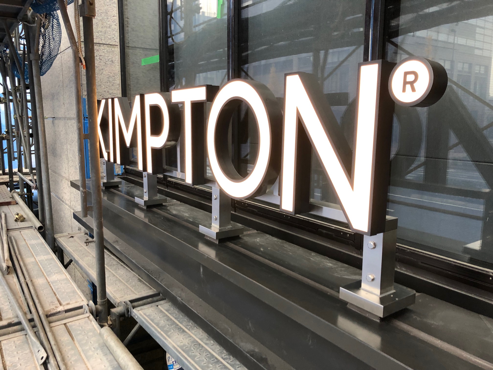 KIMPTON HOTEL チャンネルサイン　2020年4月