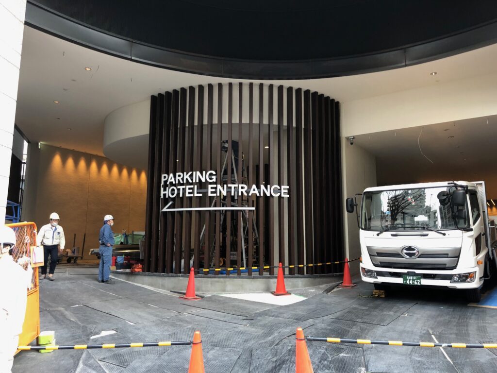 KIMPTON HOTEL チャンネルサイン　2020年4月